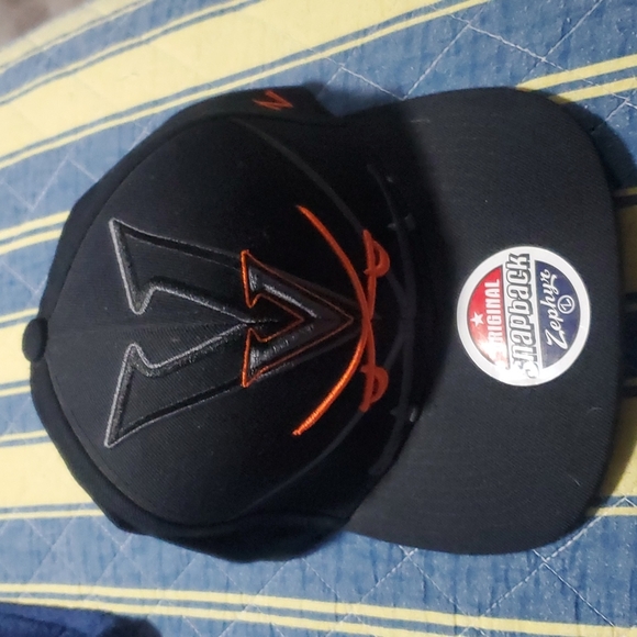 UVA Zephyr Snapback Flat brim Hat - Picture 1 of 6
